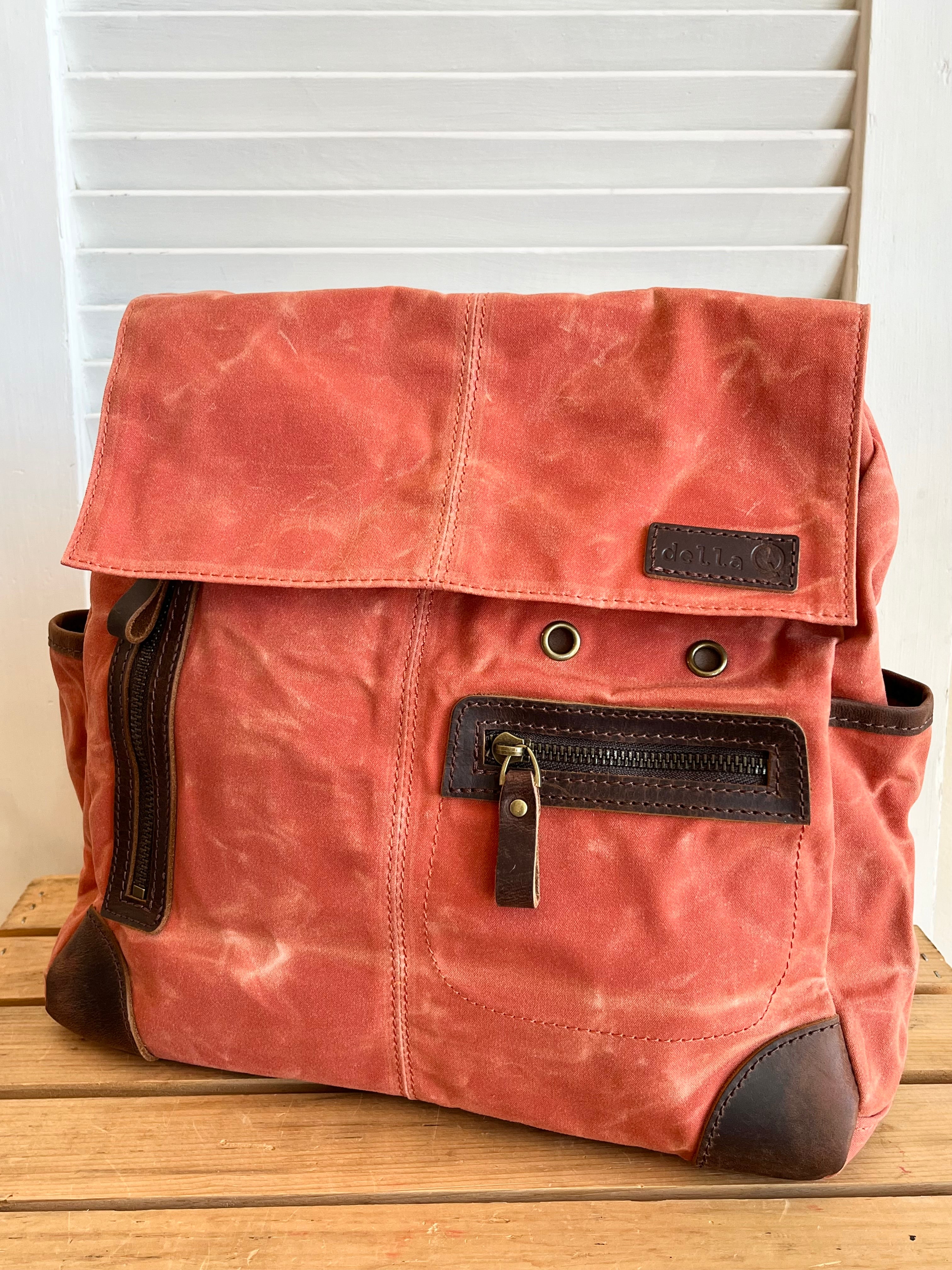 Maker's Midi Backpack from Della Q