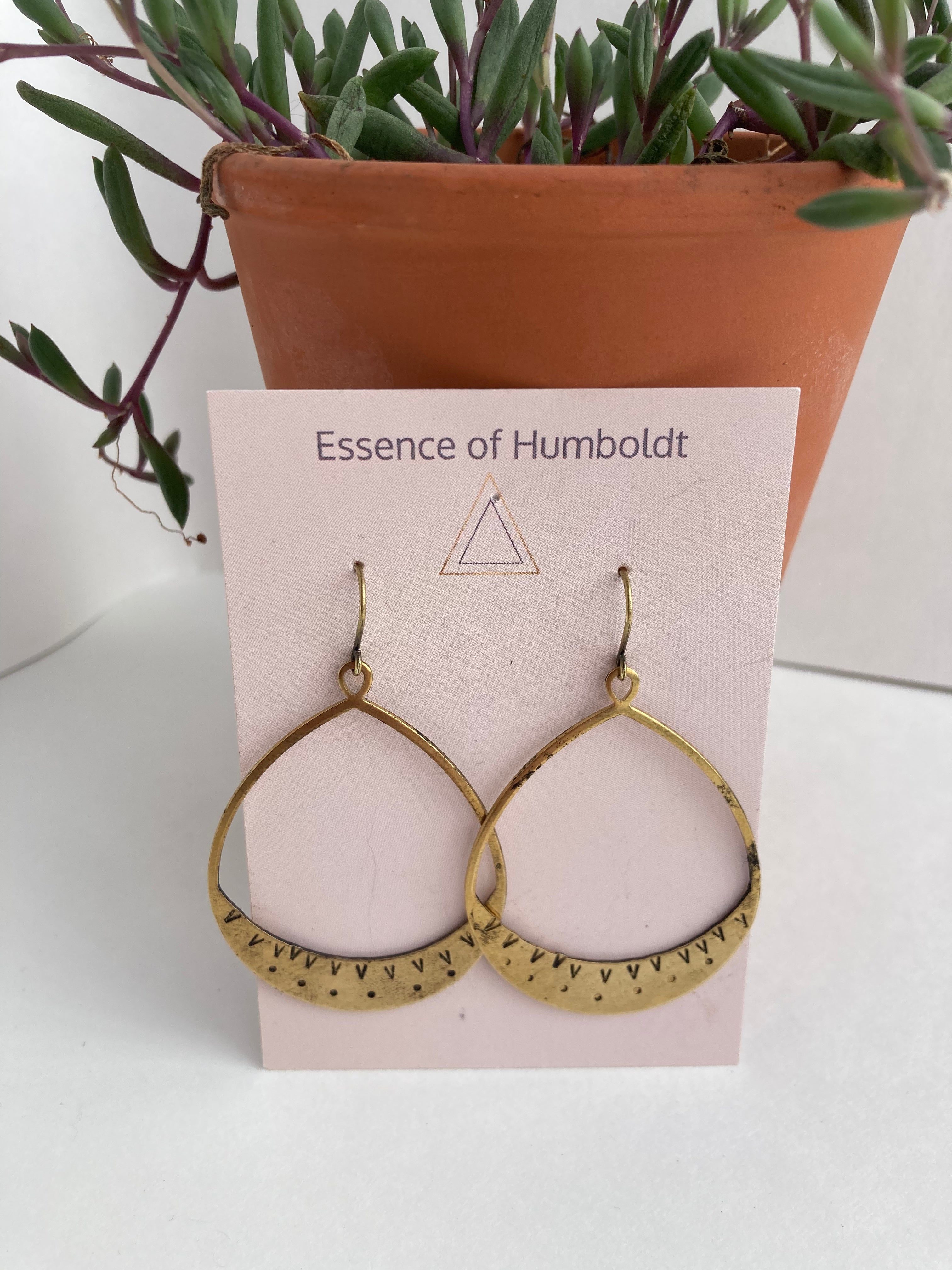 Teardrop pattern drop - Earrings from Essence of Humboldt