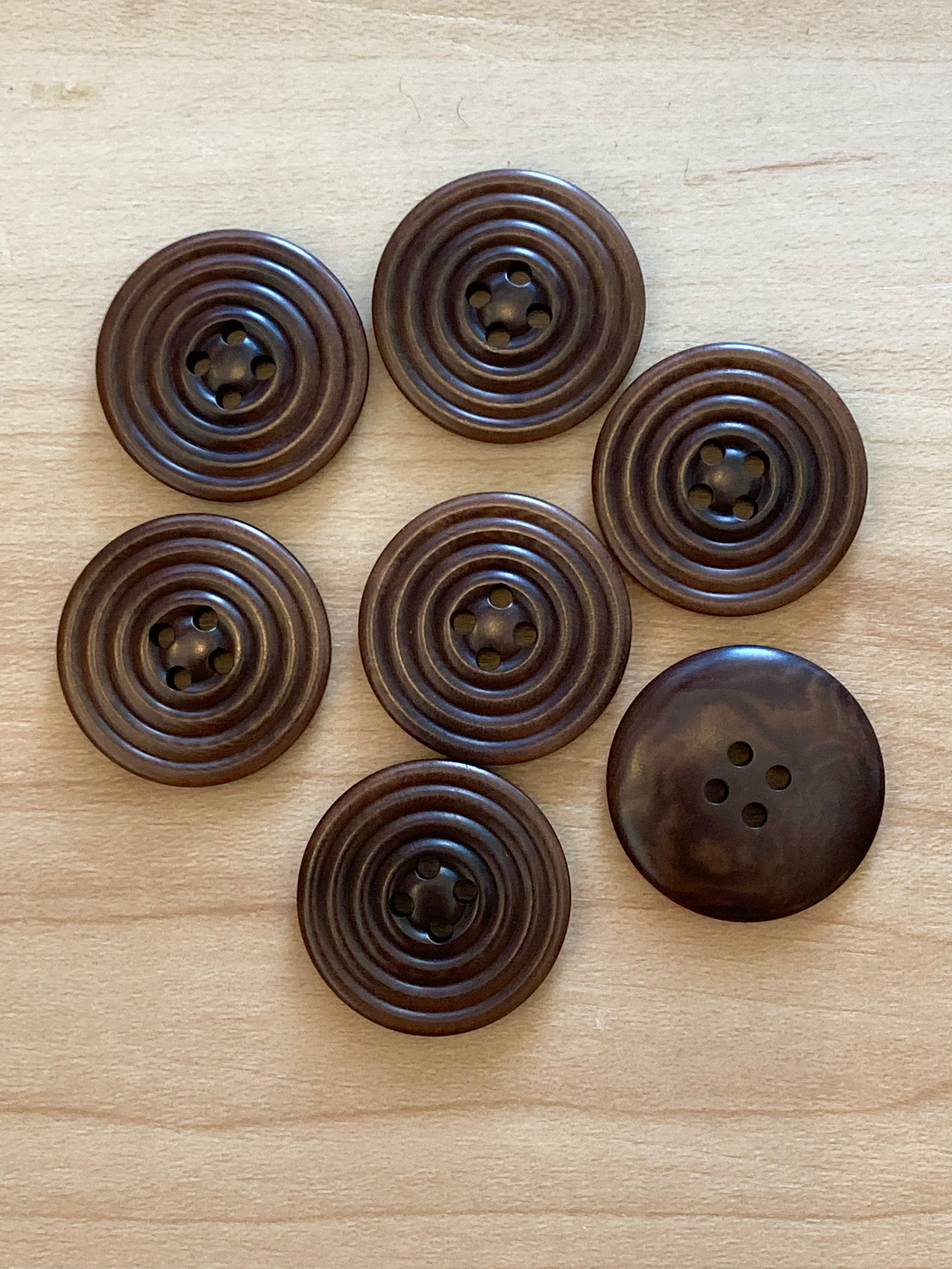 Brown swirl corozo nut buttons, 1-inch